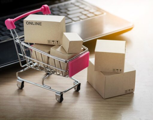 Podnikateľom s internetovým obchodom zákon ukladá niekoľko informačných povinností e-shopu voči ich zákazníkom
